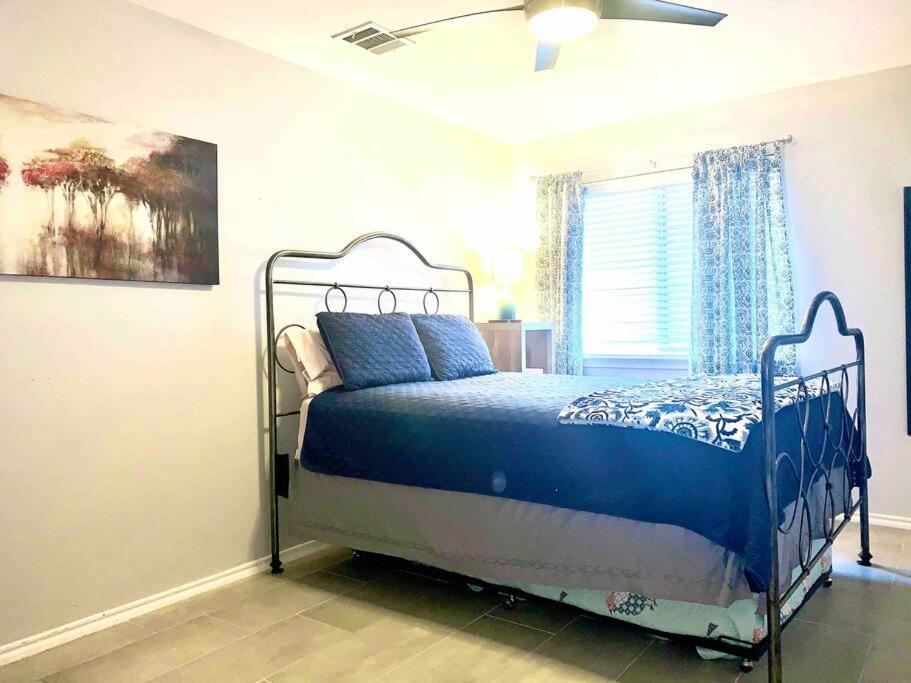 Modern Updates - Great Location - King Bed- Bmt San Antonio Exteriér fotografie