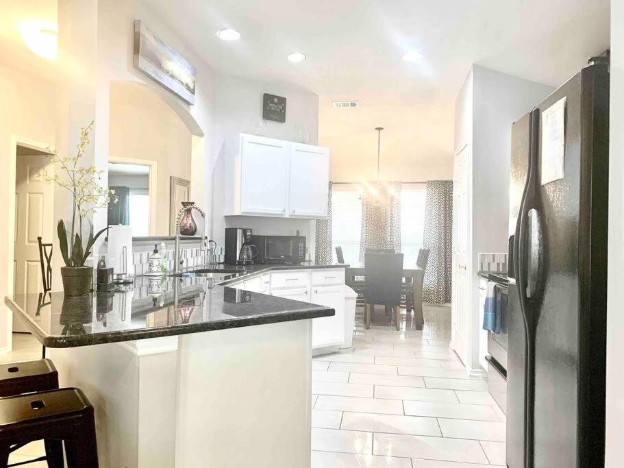 Modern Updates - Great Location - King Bed- Bmt San Antonio Exteriér fotografie