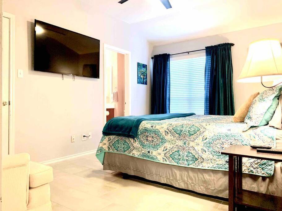 Modern Updates - Great Location - King Bed- Bmt San Antonio Exteriér fotografie